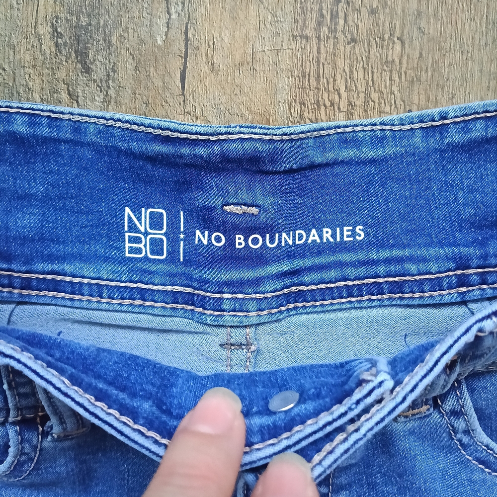 No Boundaries Blue Jean Shorts Size 5 - Picture 2 of 4